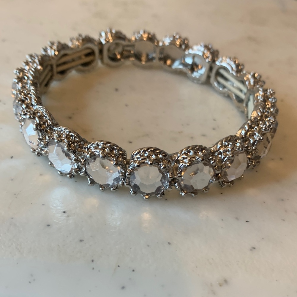 Elegant Silver Crystal  stretch Bracelet